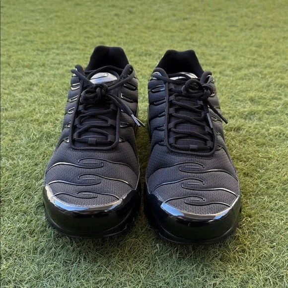 Nike Air Max Plus - Picture 2 of 5